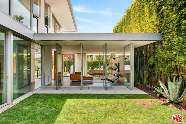 527 7th Street, Santa Monica, CA 90402 — photo 9 of 42