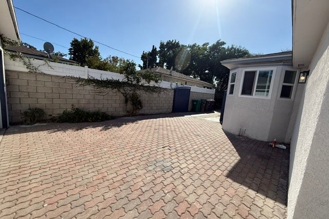 2720 San Francisco, Long Beach, CA 90806 — photo 28 of 37