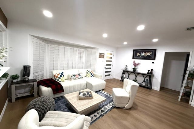 2720 San Francisco, Long Beach, CA 90806 — photo 7 of 37
