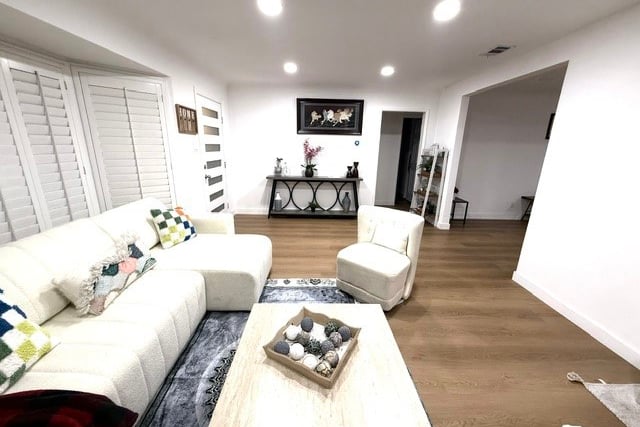 2720 San Francisco, Long Beach, CA 90806 — photo 8 of 37