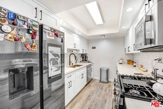 21333 Lassen Street 8B, Los Angeles, CA 91311 — photo 8 of 16