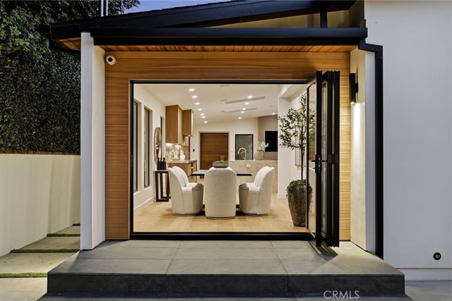 14627 Huston, Sherman Oaks, CA 91403 — photo 16 of 54