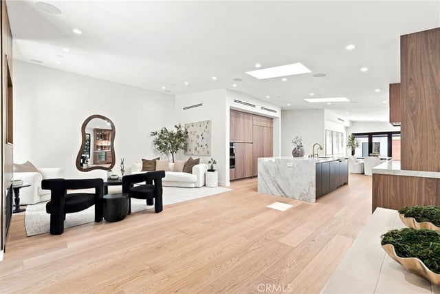 14627 Huston, Sherman Oaks, CA 91403 — photo 6 of 54