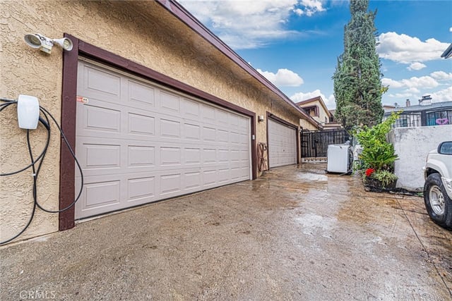 10334 Tujunga Canyon, Los Angeles, CA 91042 — photo 3 of 15