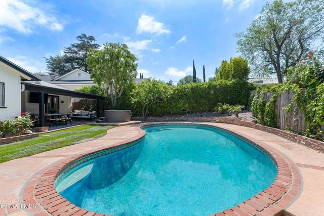 22438 Venido Road, Woodland Hills, CA 91364 — photo 21 of 29