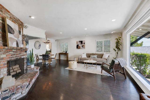 22438 Venido Road, Woodland Hills, CA 91364 — photo 8 of 29