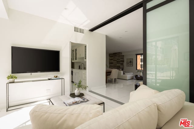 4460 Wilshire Boulevard 207, Los Angeles, CA 90010 — photo 22 of 66