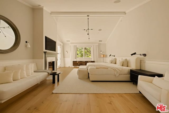 491 N Tigertail Road, Los Angeles, CA 90049 — photo 15 of 32