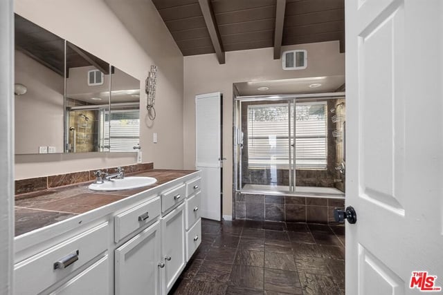 8207 Mulholland Drive, Los Angeles, CA 90046 — photo 14 of 34