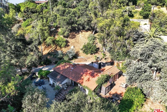 8207 Mulholland Drive, Los Angeles, CA 90046 — photo 27 of 34