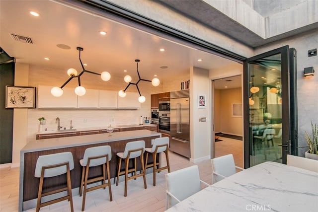 708 Hampton Drive, Venice, CA 90291 — photo 14 of 57