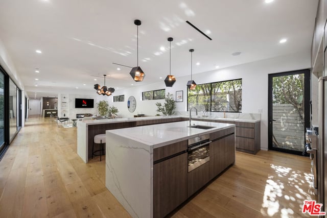 462 N Croft Avenue, Los Angeles, CA 90048 — photo 12 of 67