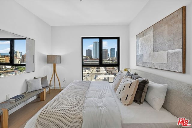 904 S New Hampshire Avenue PH-3, Los Angeles, CA 90006 — photo 17 of 45