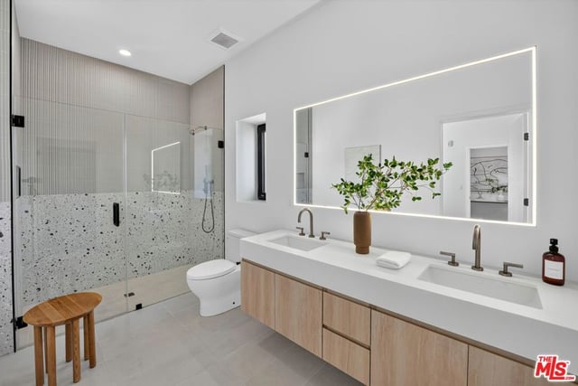 904 S New Hampshire Avenue PH-3, Los Angeles, CA 90006 — photo 20 of 45