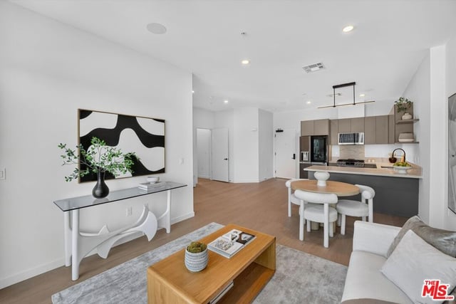 904 S New Hampshire Avenue PH-3, Los Angeles, CA 90006 — photo 5 of 45