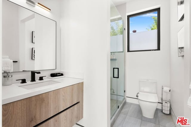 2319 Penmar Avenue, Venice, CA 90291 — photo 12 of 41