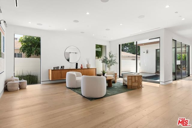 2319 Penmar Avenue, Venice, CA 90291 — photo 5 of 41