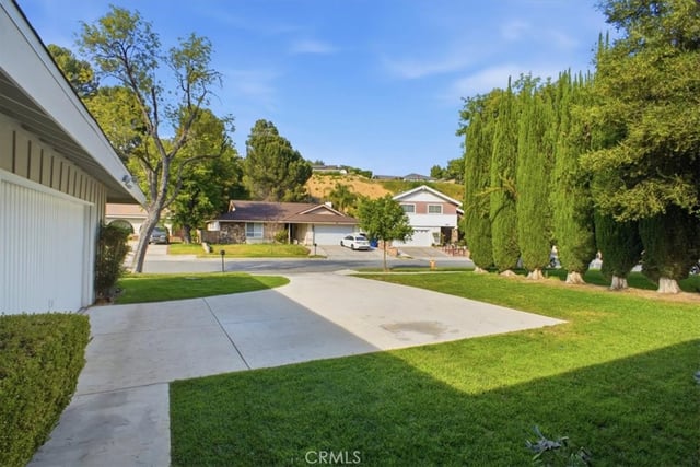 22220 Barbacoa Drive, Saugus, CA 91350 — photo 19 of 28
