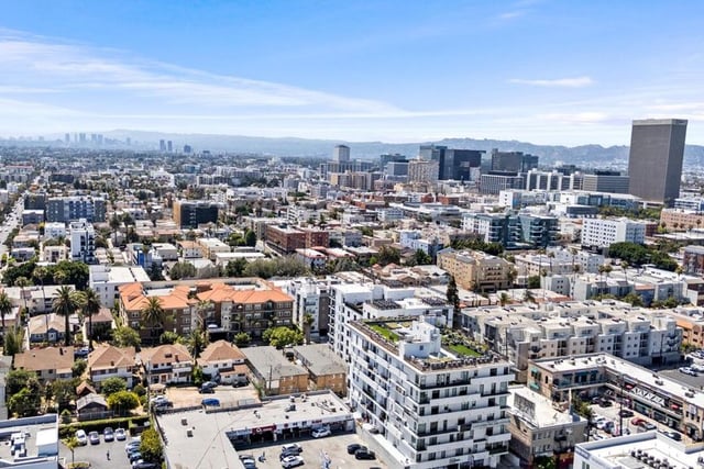 904 S New Hampshire Avenue 407, Los Angeles, CA 90006 — photo 37 of 40