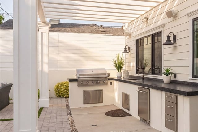 10555 Holman, Los Angeles, CA 90024 — photo 31 of 59
