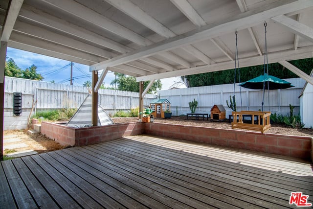 8030 Hesperia Avenue, Los Angeles, CA 91335 — photo 19 of 23