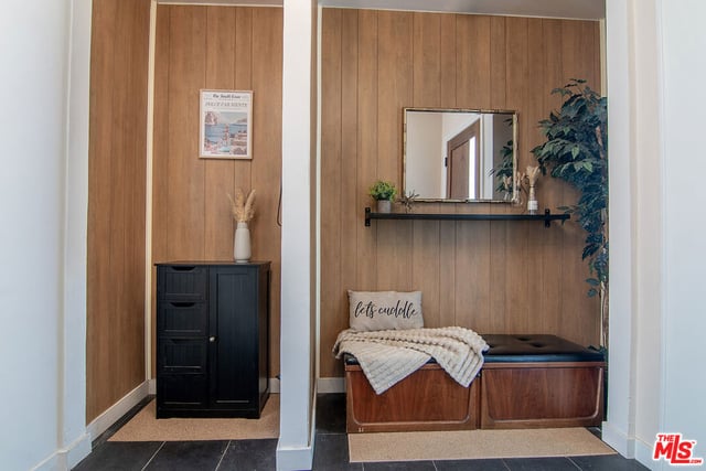 8030 Hesperia Avenue, Los Angeles, CA 91335 — photo 7 of 23