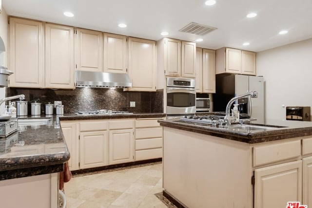 12449 Allin Street, Los Angeles, CA 90066 — photo 16 of 71