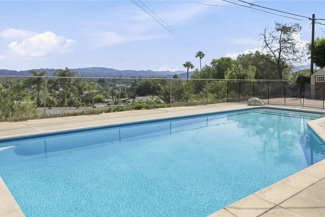 249 Dryden St., Thousand Oaks, CA 91360 — photo 3 of 19