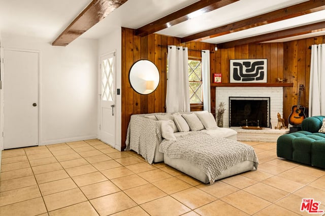 2485 Benedict Canyon Drive, Los Angeles, CA 90210 — photo 5 of 12