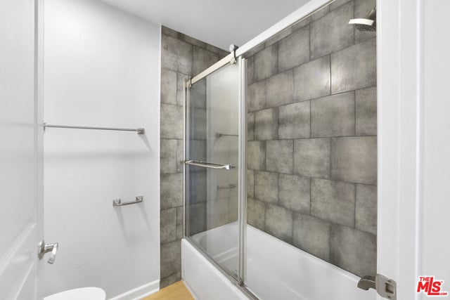 7320 Hawthorn Avenue 319, Los Angeles, CA 90046 — photo 11 of 28