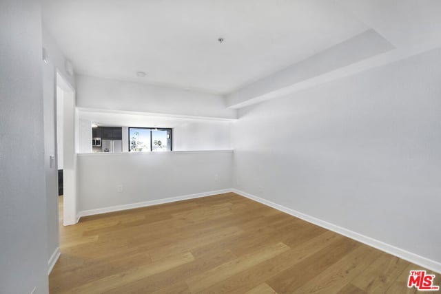 7320 Hawthorn Avenue 319, Los Angeles, CA 90046 — photo 7 of 28