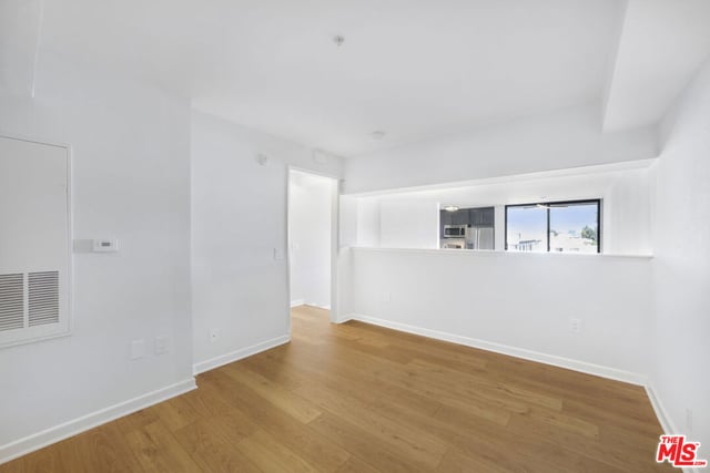 7320 Hawthorn Avenue 319, Los Angeles, CA 90046 — photo 8 of 28