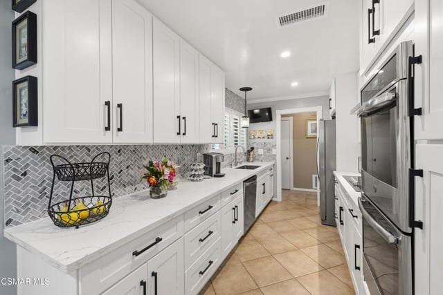 321 Pajaro Avenue N, Ventura, CA 93004 — photo 7 of 25