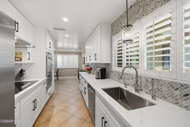 321 Pajaro Avenue N, Ventura, CA 93004 — photo 8 of 25