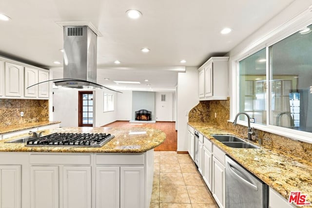 1029 N Beverly Glen Boulevard, Los Angeles, CA 90077 — photo 17 of 56