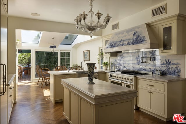 10030 Toluca Lake Avenue, Toluca Lake, CA 91602 — photo 15 of 43