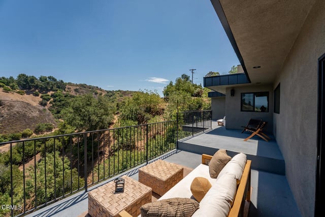 3250 Coldwater Canyon Avenue, Los Angeles, CA 91604 — photo 31 of 34