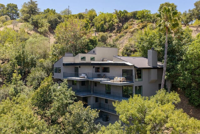 3250 Coldwater Canyon Avenue, Los Angeles, CA 91604 — photo 33 of 34