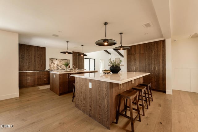 3250 Coldwater Canyon Avenue, Los Angeles, CA 91604 — photo 5 of 34