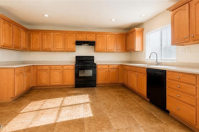 45108 Palm Lane, Lancaster, CA 93535 — photo 6 of 33