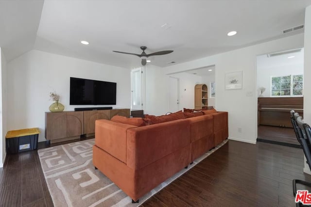 1784 N Orange Grove Avenue, Los Angeles, CA 90046 — photo 2 of 17