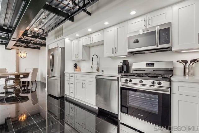 420 S San Pedro 102, Los Angeles, CA 90013 — photo 11 of 36