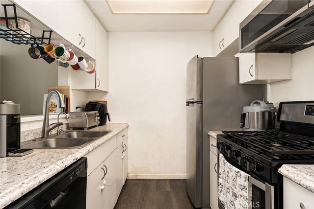 19350 Sherman Way 139, Reseda, CA 91335 — photo 5 of 15
