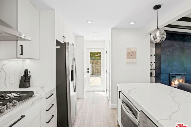 6900 Treasure Trail, Los Angeles, CA 90068 — photo 11 of 43