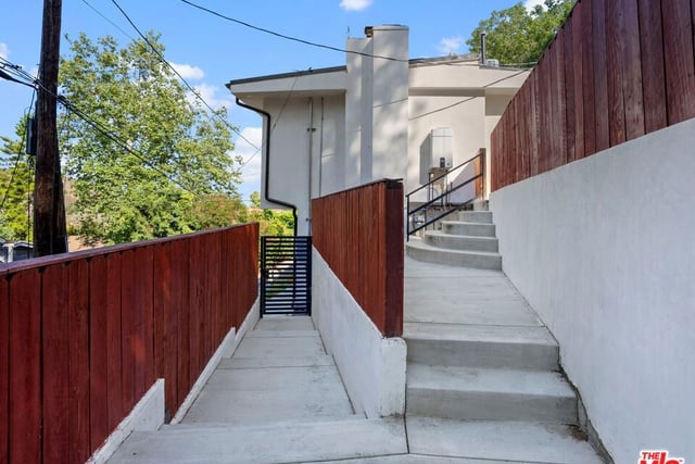 6900 Treasure Trail, Los Angeles, CA 90068 — photo 36 of 43