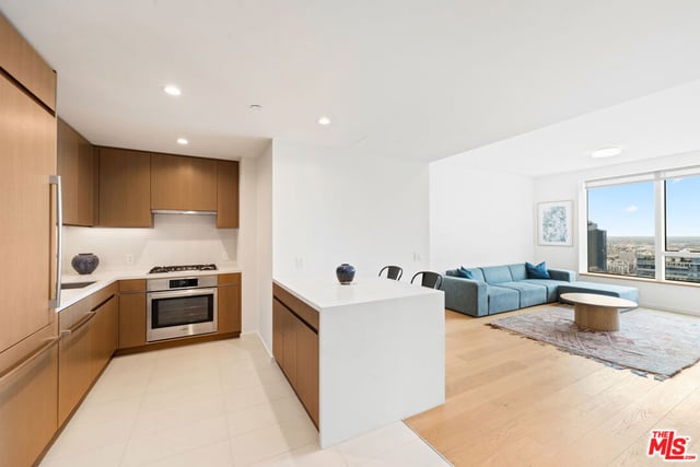 889 Francisco Street 3401, Los Angeles, CA 90017 — photo 16 of 74