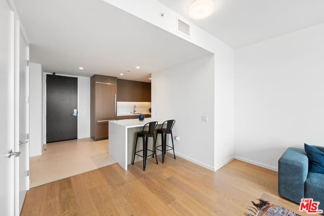 889 Francisco Street 3401, Los Angeles, CA 90017 — photo 31 of 74
