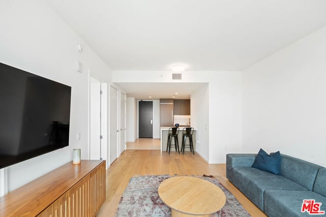 889 Francisco Street 3401, Los Angeles, CA 90017 — photo 32 of 74