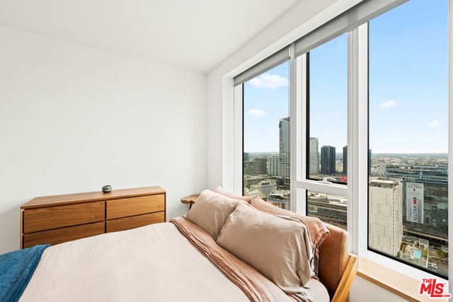 889 Francisco Street 3401, Los Angeles, CA 90017 — photo 43 of 74