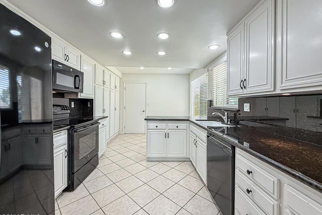42203 Village 42, Camarillo, CA 93012 — photo 9 of 45